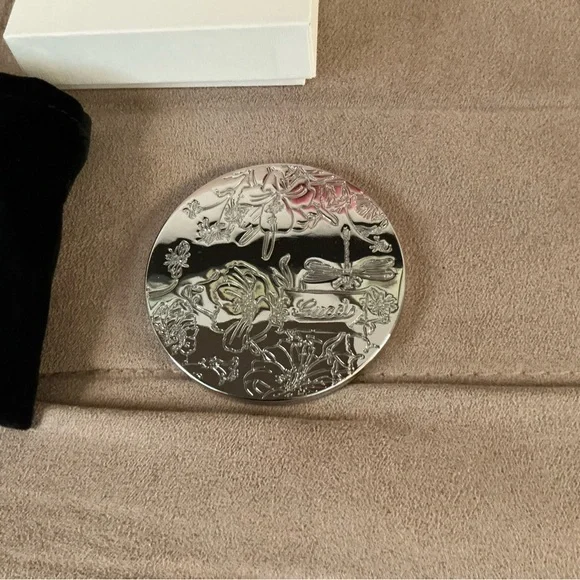 AUTHENTIC GUCCI FLORA SILVER COMPACT MIRROR - NEW - Picture 2 of 2